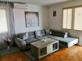 Apartment & Rooms Laura